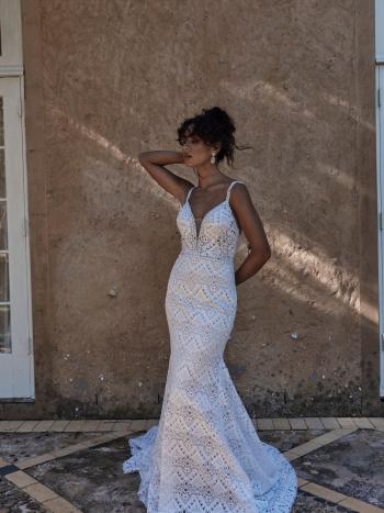 Deja Ey233 Fulllengthlacefitandflarefittedweddingdressillusionbodice Evieyoungbridal 100a4393.jpg